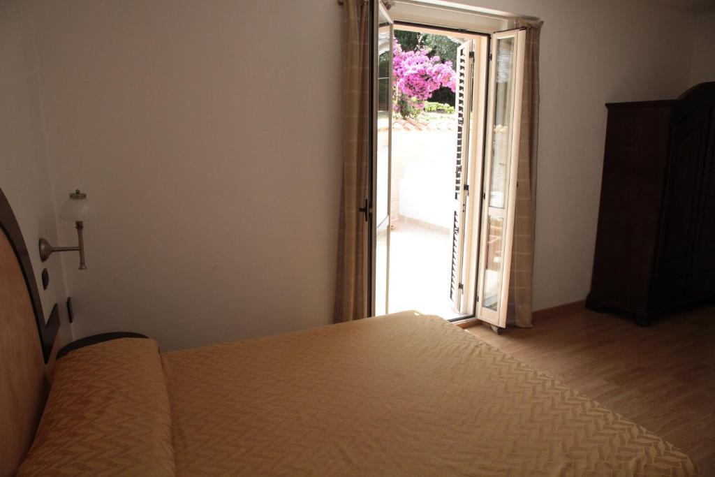 Bed And Breakfast Casagalez Santa Domenica  Kamer foto